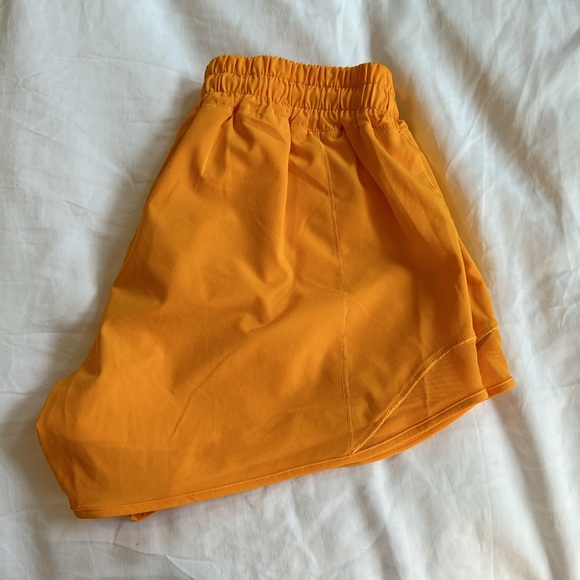 Lululemon- Hotty Hot Low-Rise Short 4” 🍋 - Picture 3 of 3